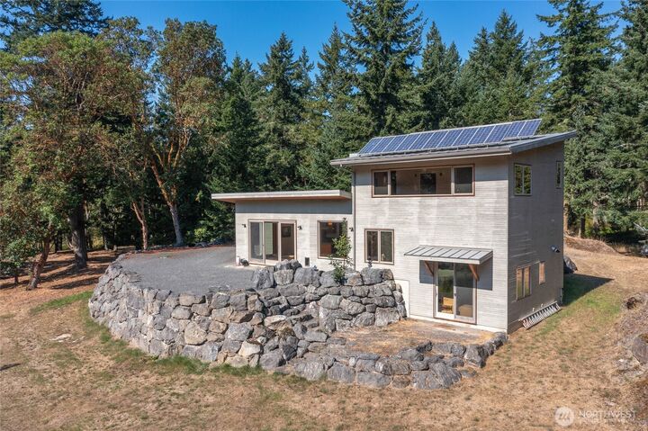 Property Photo:  96  Pleasant Pond Lane  WA 98250 