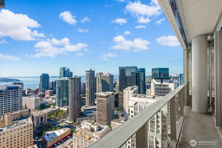 Property Photo: 737 Olive Way 3509 WA 98101