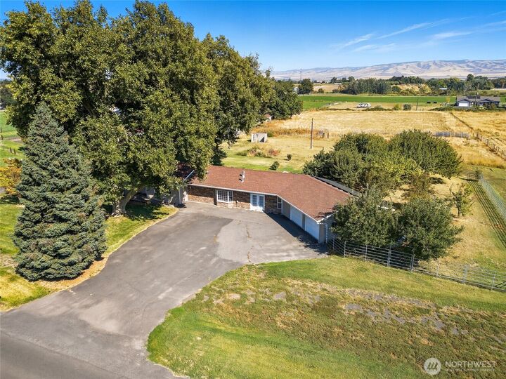 Property Photo:  85327  Highway 339  OR 97862 