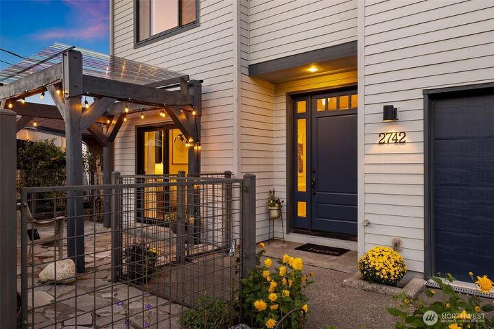Property Photo:  2742  36th Avenue SW  WA 98126 