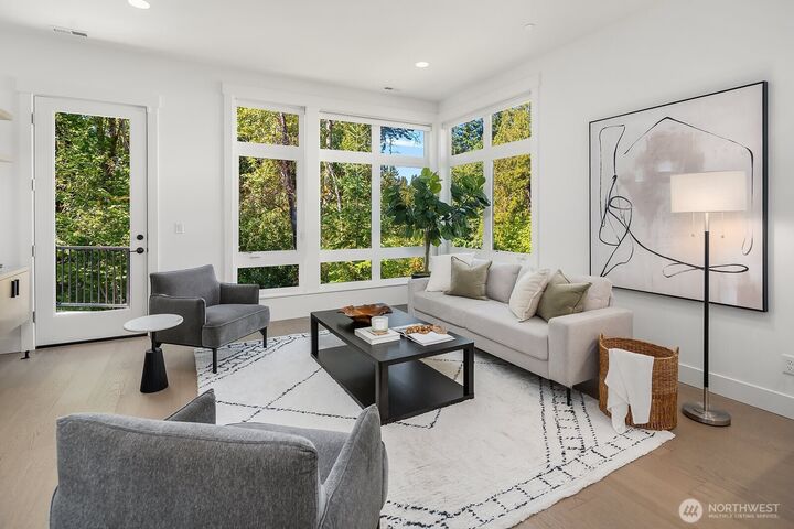 Property Photo:  4255  216th Place SE  WA 98029 