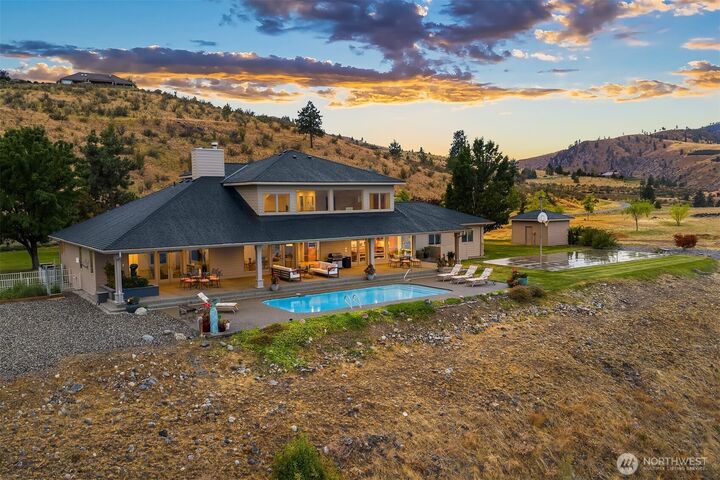 Property Photo: 450 Hawks Meadow Road WA 98816