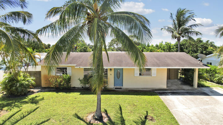 Property Photo:  20 Willow Road  FL 33469 