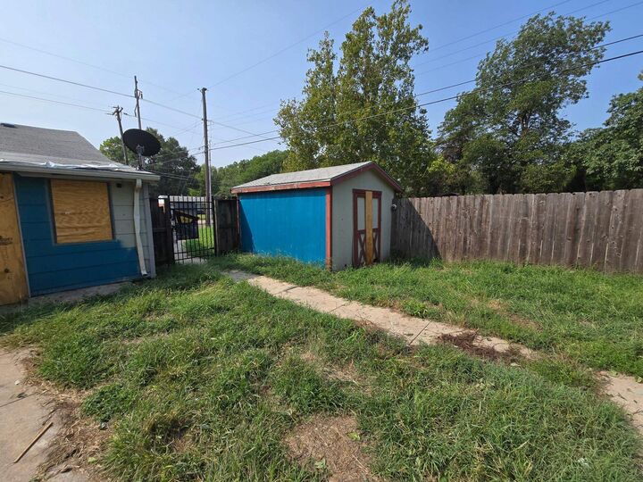 Photo de la propriété:  3330 W 2nd St N  KS 67203 