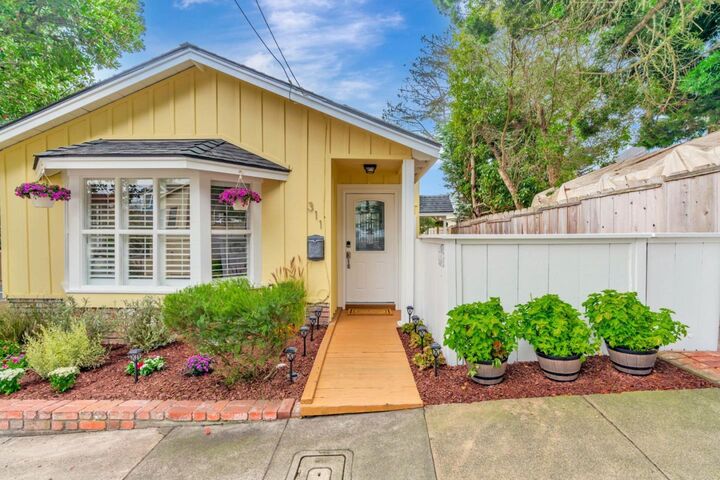 Property Photo:  311 Congress Avenue  CA 93950 