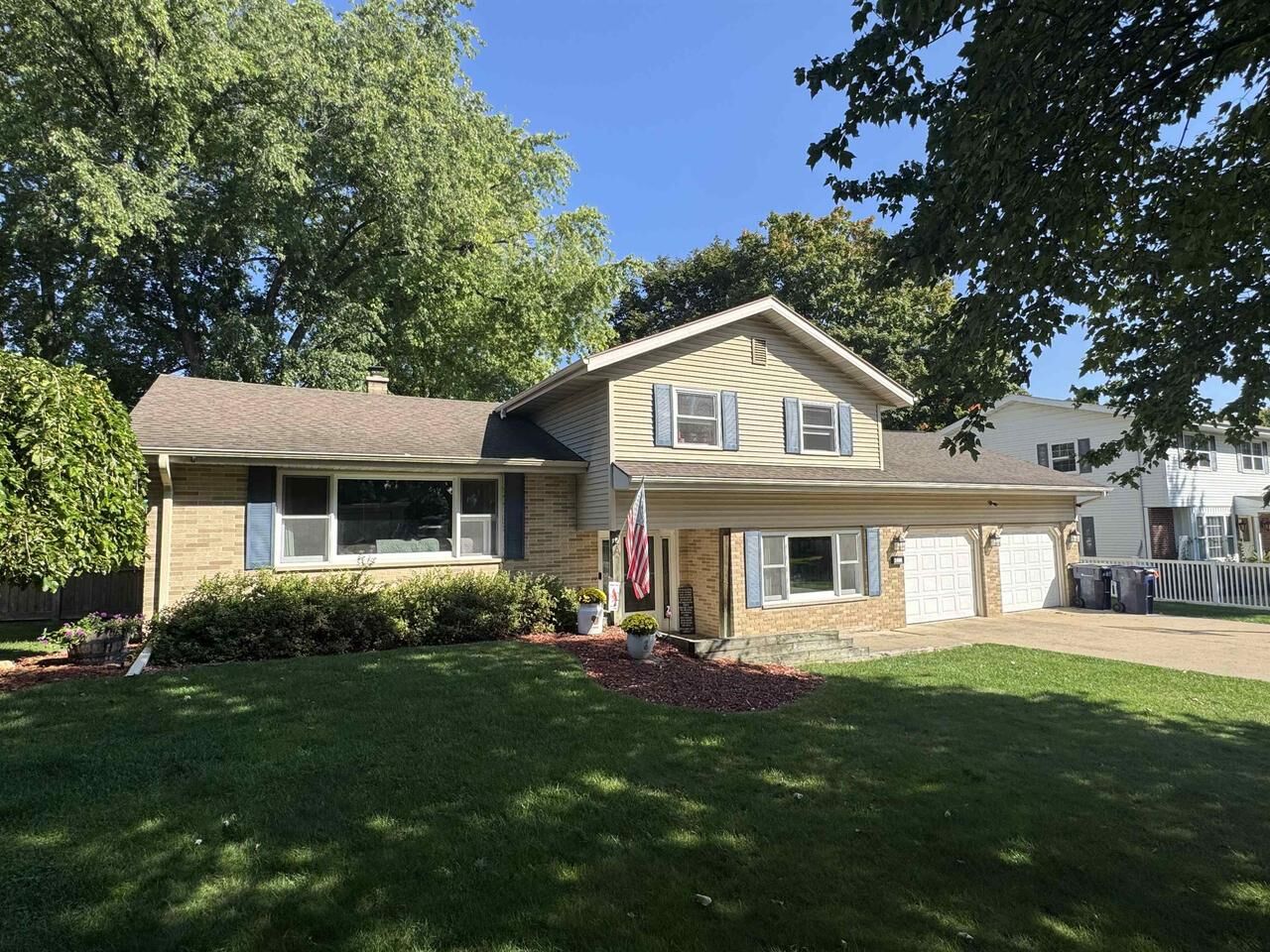 Property Photo:  2408 Elizabeth Street  WI 53548 