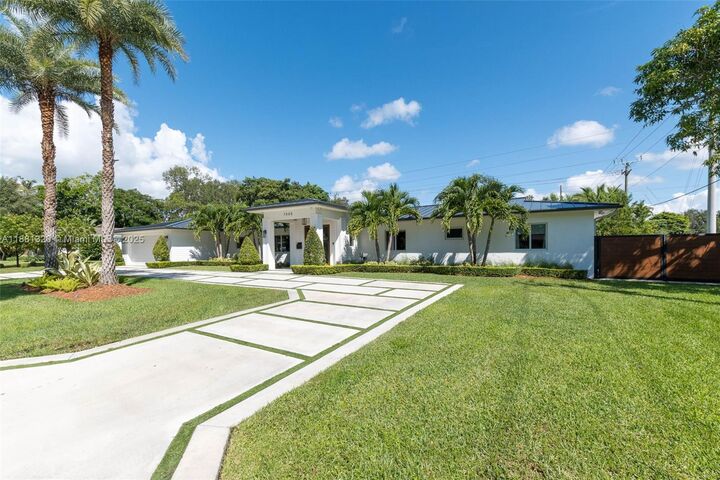 Property Photo: 7505 SW 141st St FL 33158