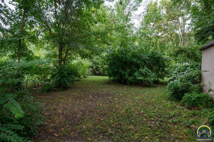 Property Photo: 1809 SW Burnett Rd KS 66604