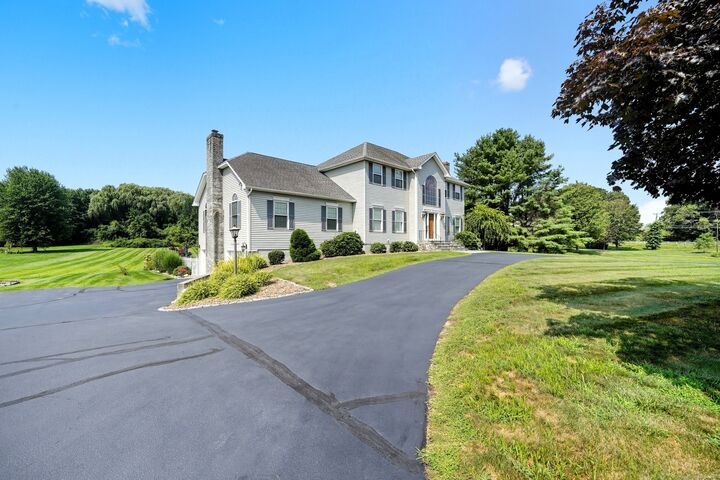 Property Photo:  1 Meadow Wood Drive  CT 06078 