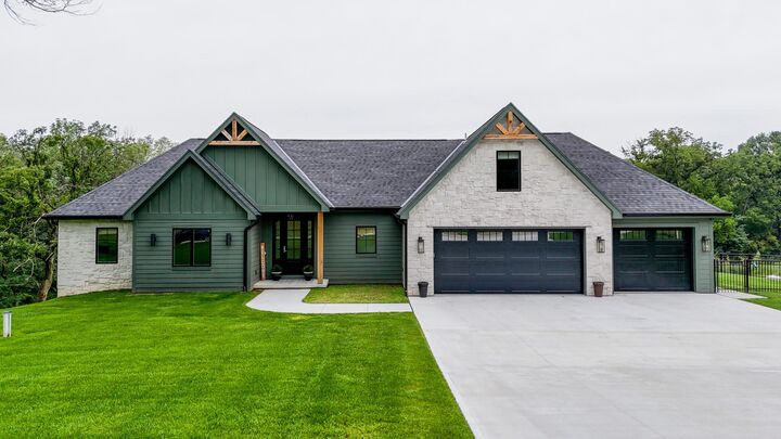 Property Photo:  23056 Frontier Lane  IA 51534 