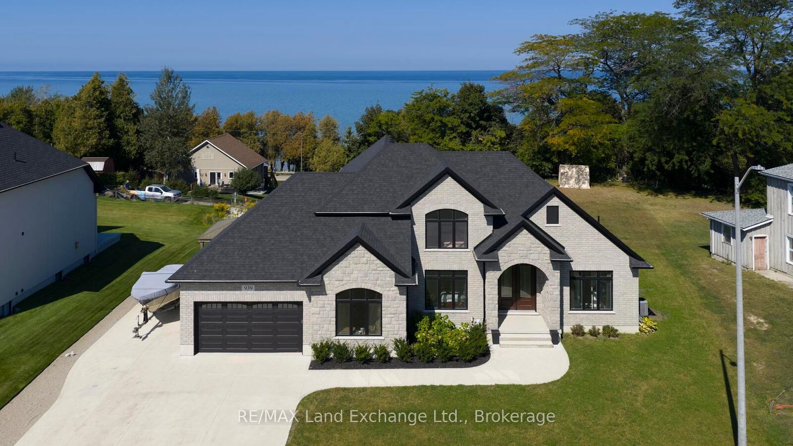 Property Photo:  939 Bogdanovic Way  ON N2Z 0H4 