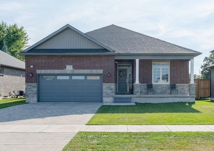 125 Spencer Avenue  Lucan Biddulph ON N0M 2J0 photo
