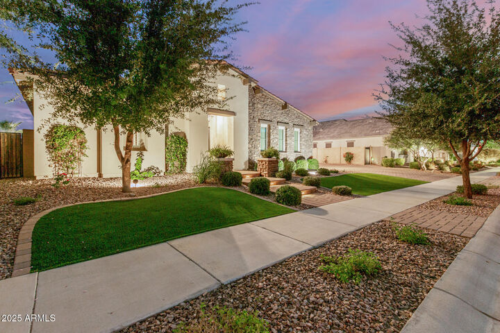 Property Photo: 19279 E Peartree Lane AZ 85142