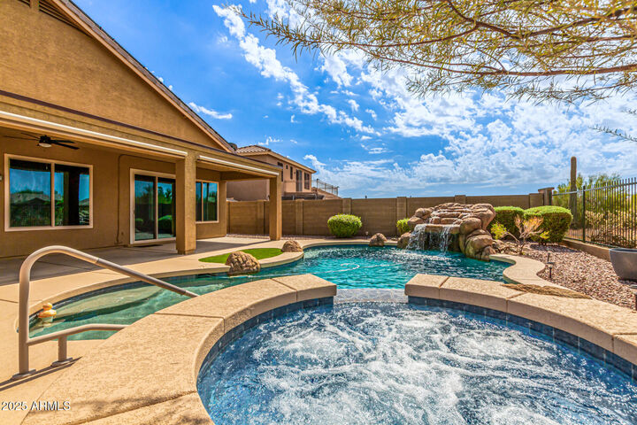 Property Photo:  41122 N Majesty Way  AZ 85086