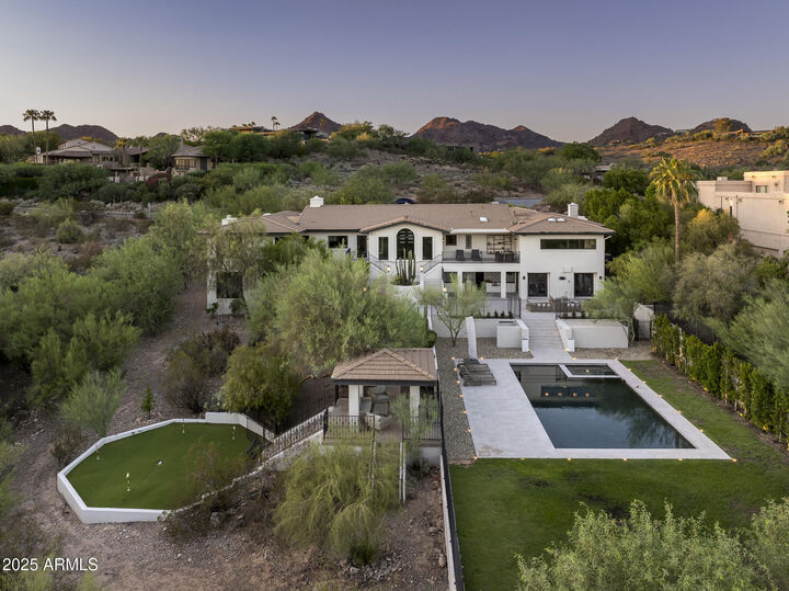 Property Photo: 3977 E Paradise View Drive AZ 85253