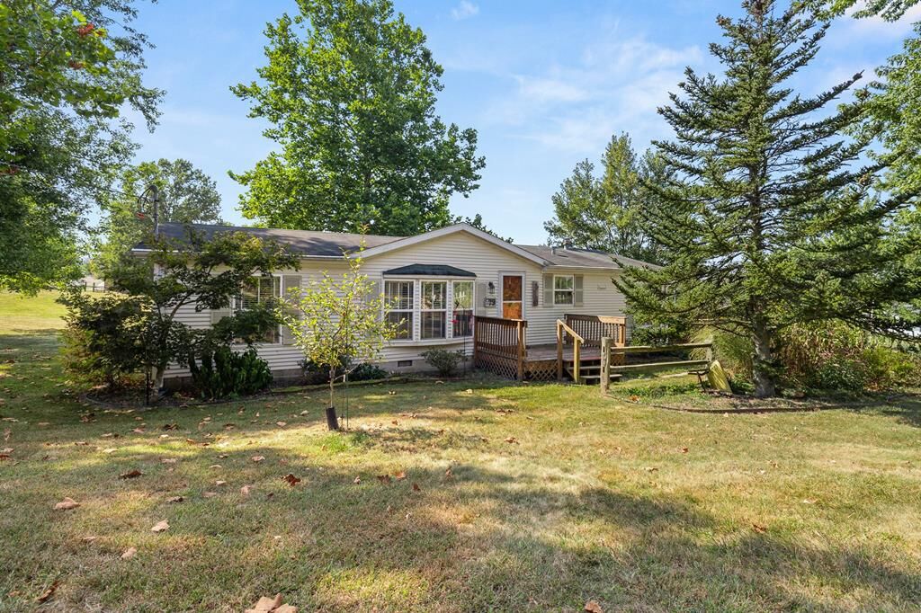 Property Photo:  79 S Reedsburg Rd  OH 44691