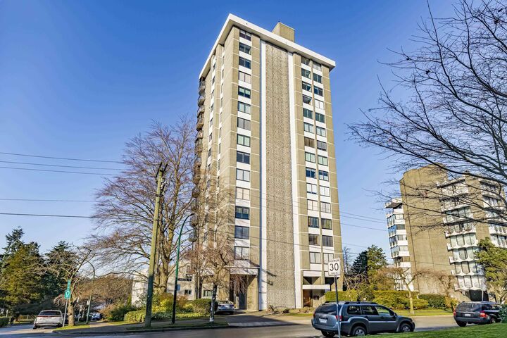 Property Photo: 845 Chilco Street 1001 BC V6G 2R2
