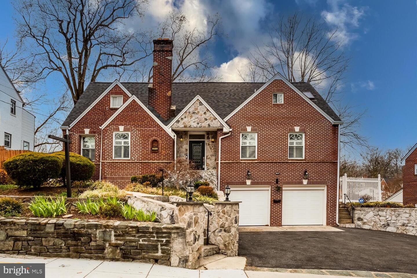 Property Photo: 2015 Branch Avenue SE DC 20020