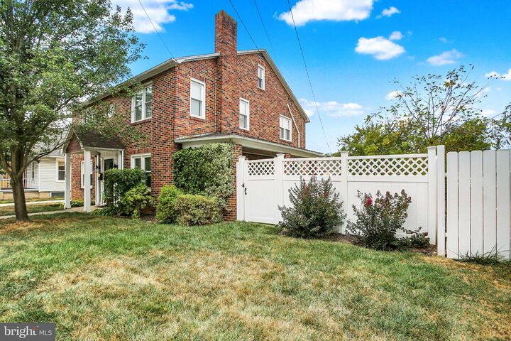 Property Photo:  920 N West Street  PA 17013 