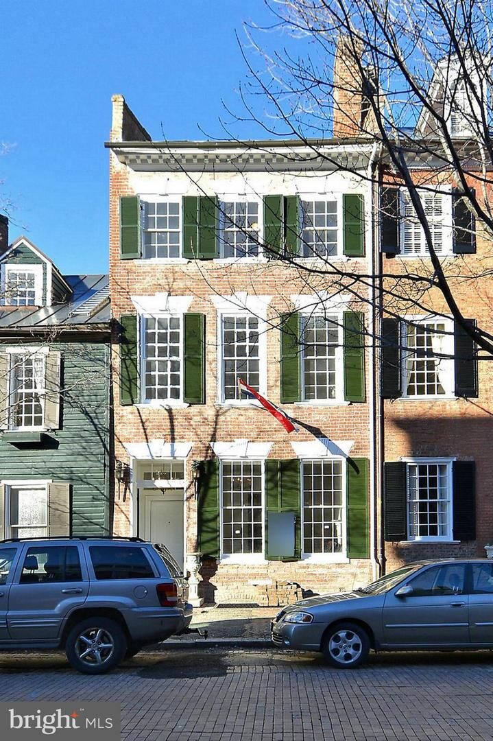 Property Photo:  215 Prince Street  VA 22314 