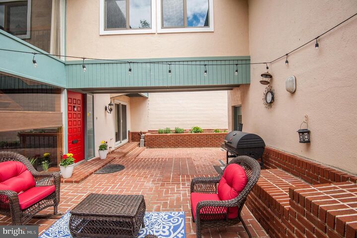 Property Photo: 11650 Mediterranean Court VA 20190