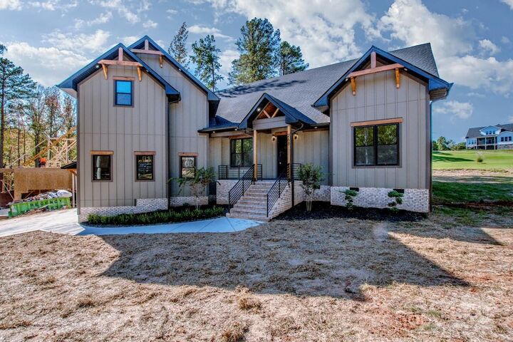 Property Photo: 268 Broken Arrow Drive NC 28677