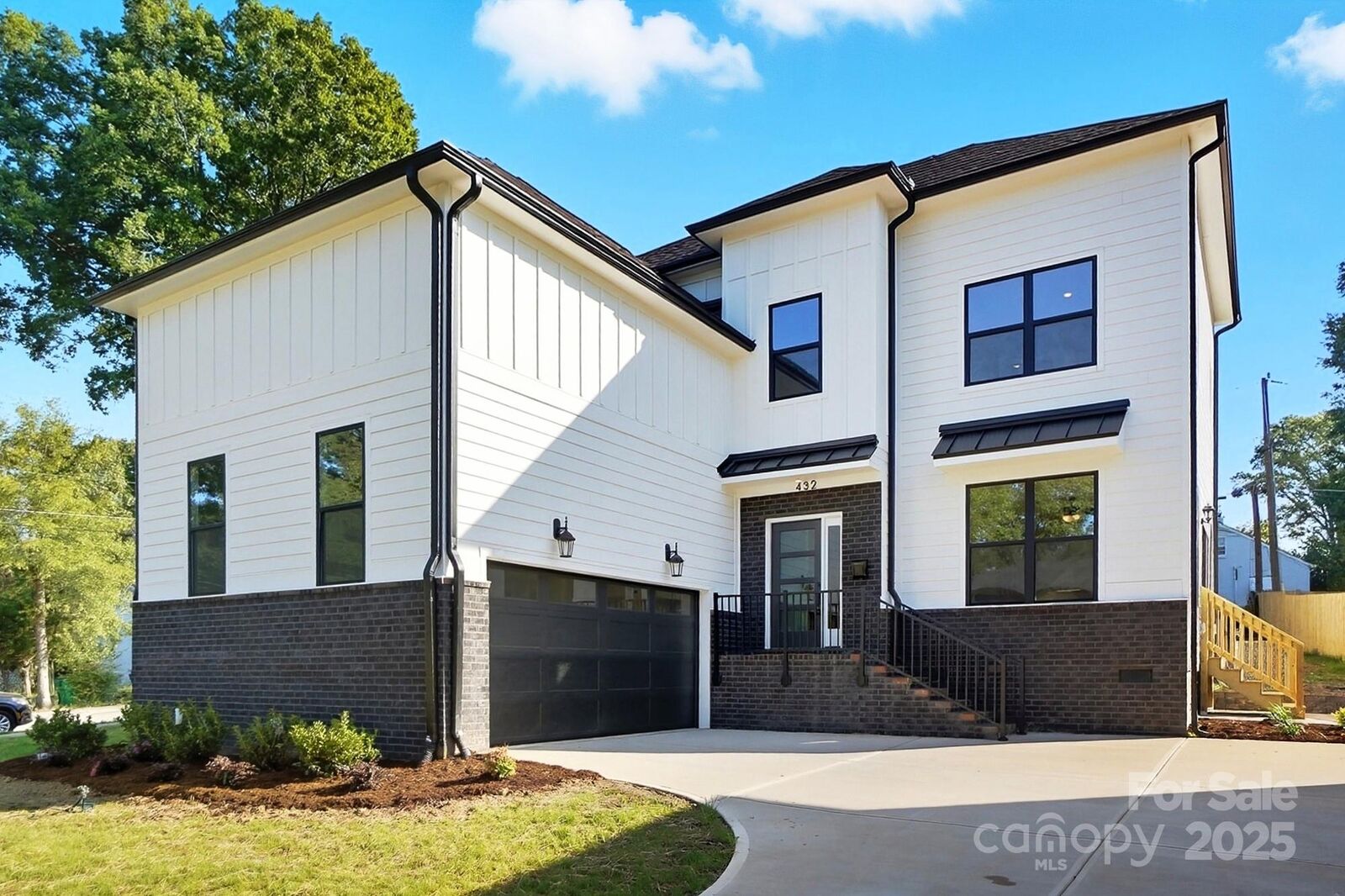 Property Photo: 432 W Cama Street NC 28217