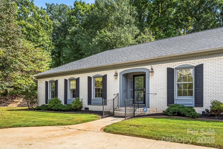 Property Photo:  200 Woodland Drive  NC 28752 