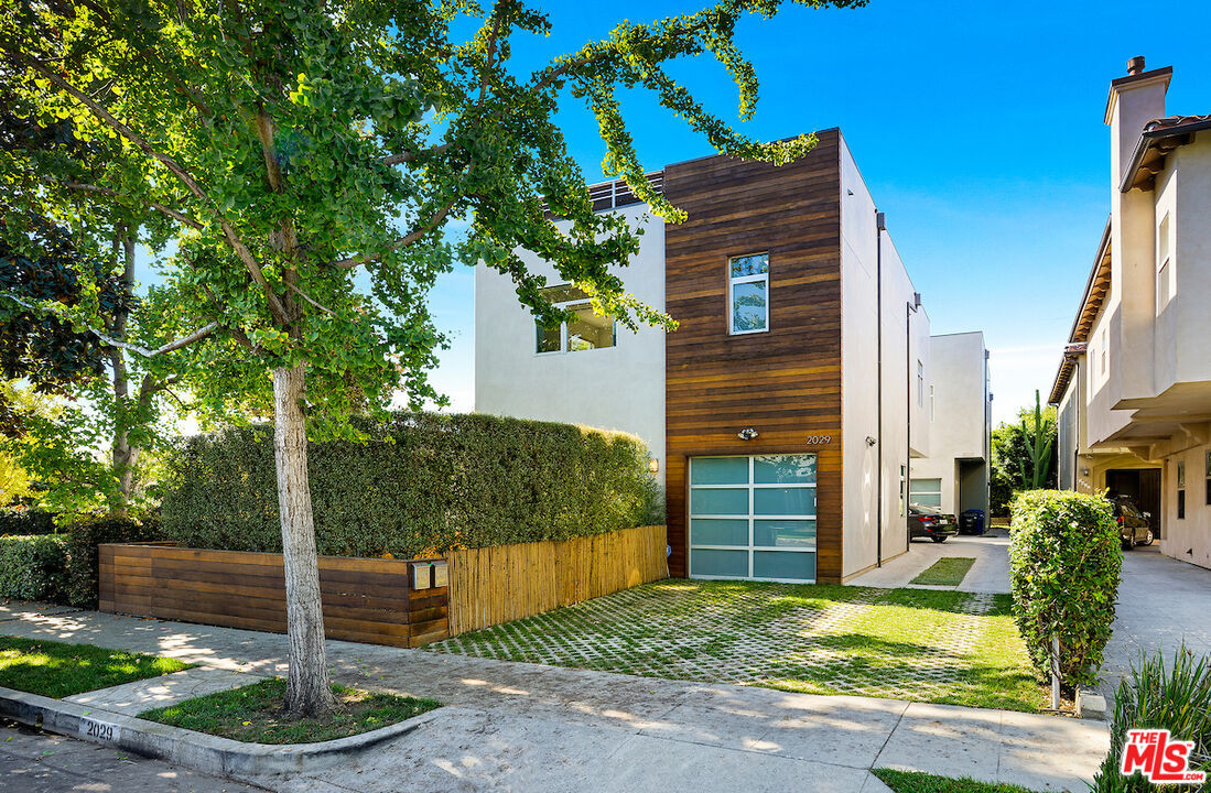 Property Photo: 2031 Butler Ave CA 90025
