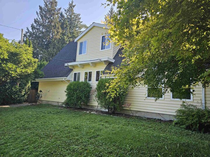 Property Photo: 19850 48 Avenue BC V3A 3L1