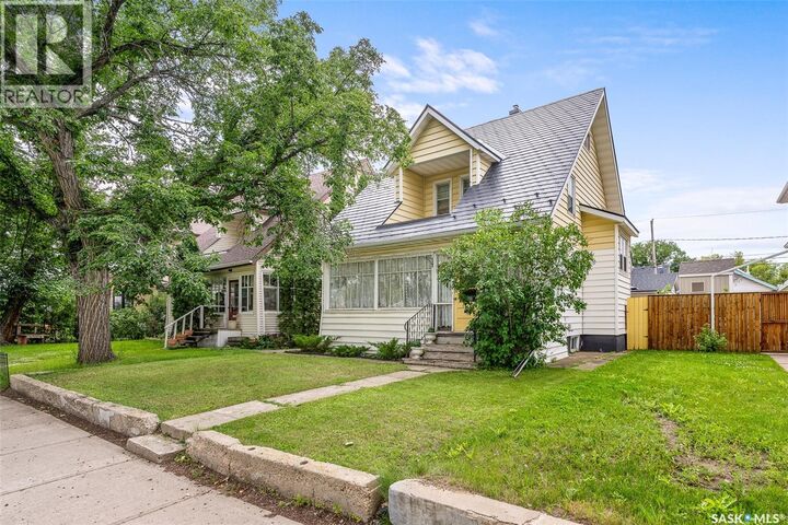 Property Photo:  1218 1st Avenue NW  SK S6H 3N6 
