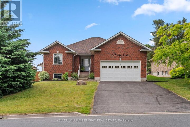 Property Photo:  5 Fortye Gate  ON K9K 2E7 