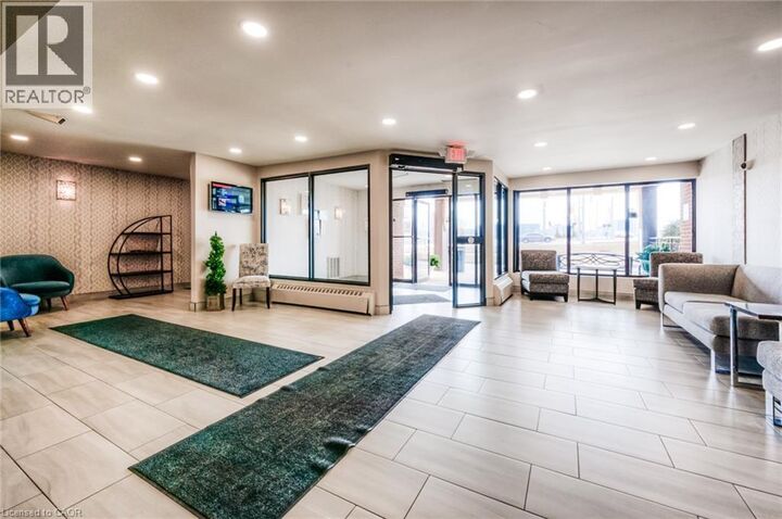 Photo de la propriété:  1100 Courtland Avenue East 211  ON N2C 2H9 