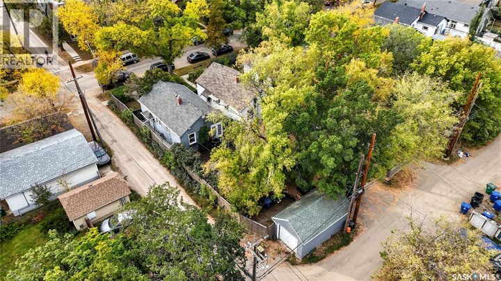 1112 B Avenue N  Saskatoon SK S7L 1G1 photo