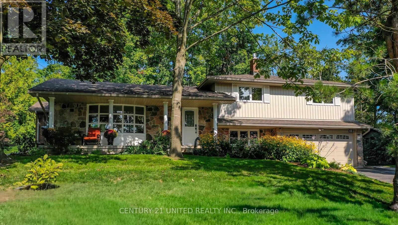 Property Photo:  45 Crestwood Avenue  ON K9J 1N1 