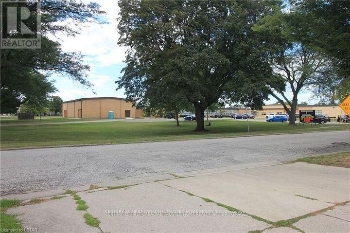 Property Photo:  686 Kember Avenue  ON N7S 2T1 