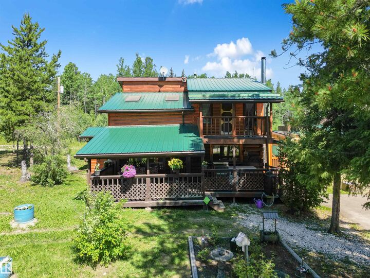 Property Photo: 4836 A 53 Ave & 4836 B 53 Avenue AB T0E 0K0