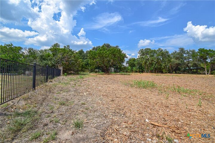 Property Photo: 332 Arrowhead Point Road TX 76513