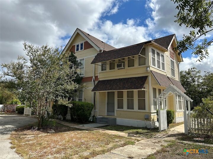 Property Photo:  304 W Krezdorn Street  TX 78155 