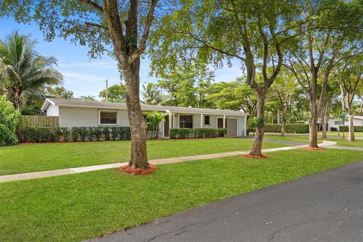 Property Photo:  5672 SW 2nd St  FL 33317 