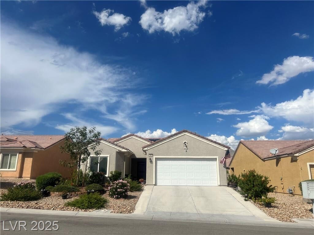 Property Photo: 2822 Horned Owl Way NV 89084