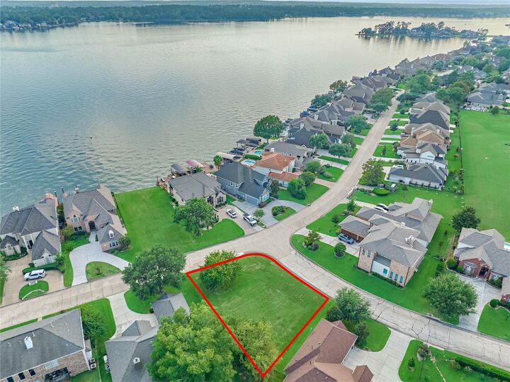 Property Photo:  141 Waterford Way  TX 77356 