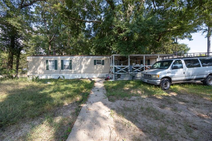 Property Photo:  401 Dunnam Avenue  TX 77327