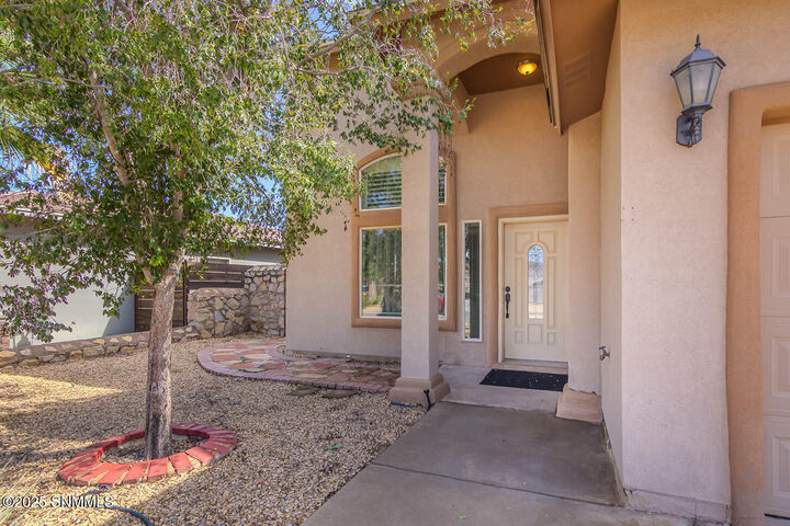 Property Photo:  5606 Ireland Drive  NM 88008 
