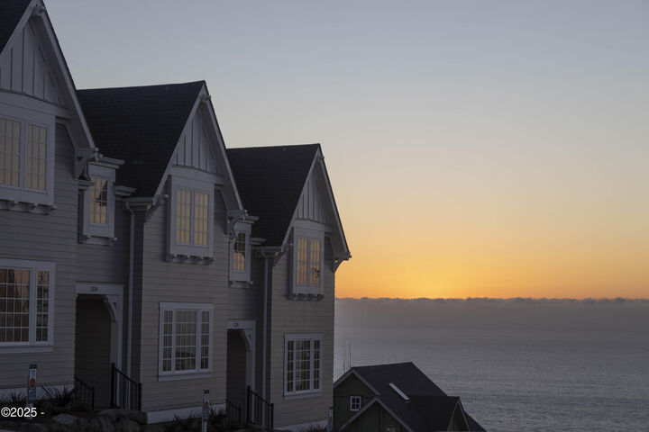 Property Photo: 1128 NE Seascape Lane 9 OR 97341