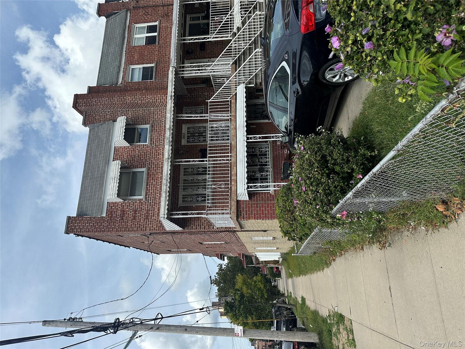 Property Photo:  3563 Laconia Avenue  NY 10469 