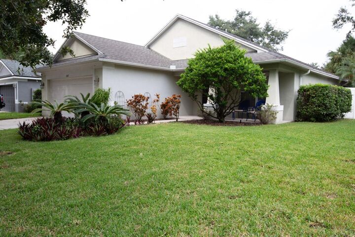 Property Photo: 11617 Brookmore Way FL 33569