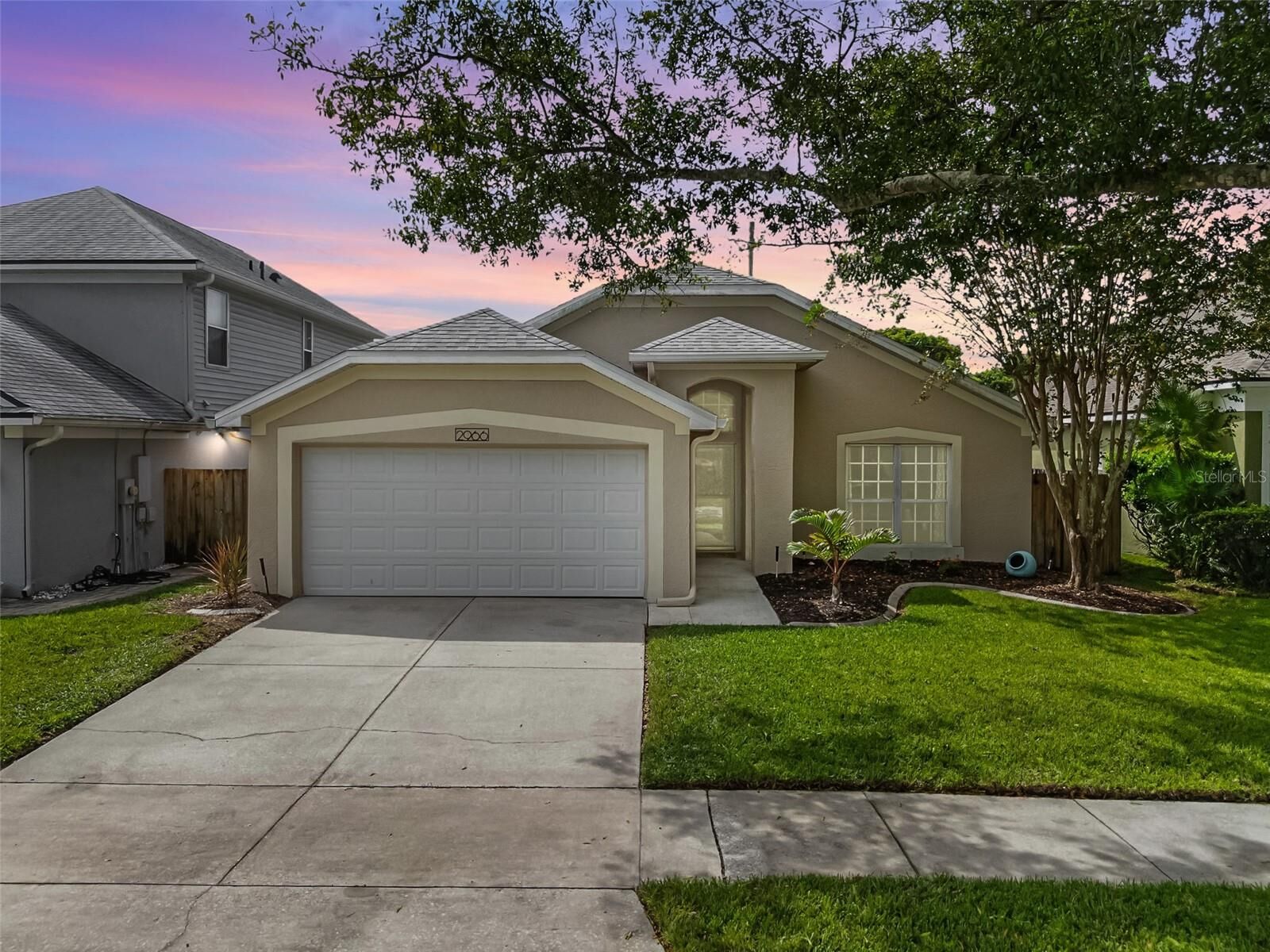 Property Photo:  2966 Eglington Drive  FL 32806 
