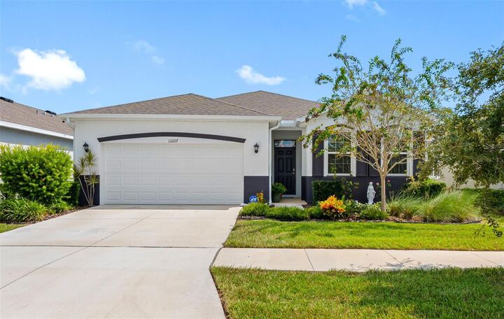 Property Photo: 13207 Waterleaf Garden Circle FL 33579