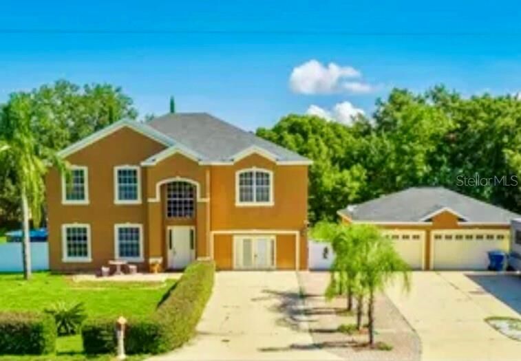 Property Photo: 13315 Daffodil Way FL 34705